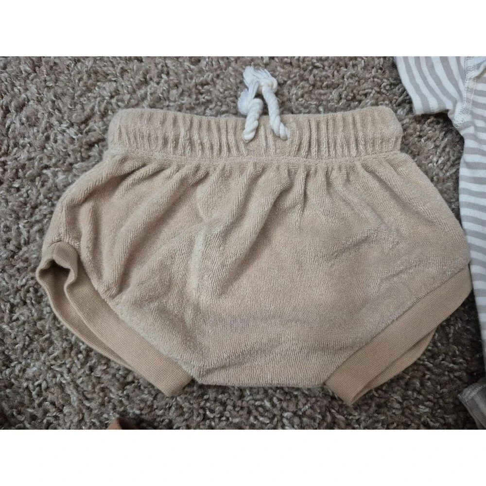 Quincy Mae baby girl bundle set of 4 size 0-3 months